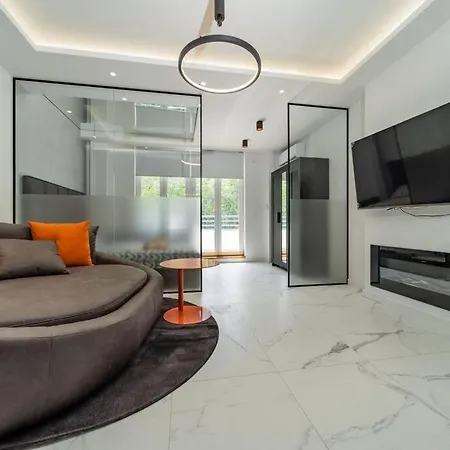 Apartment Zebrano *